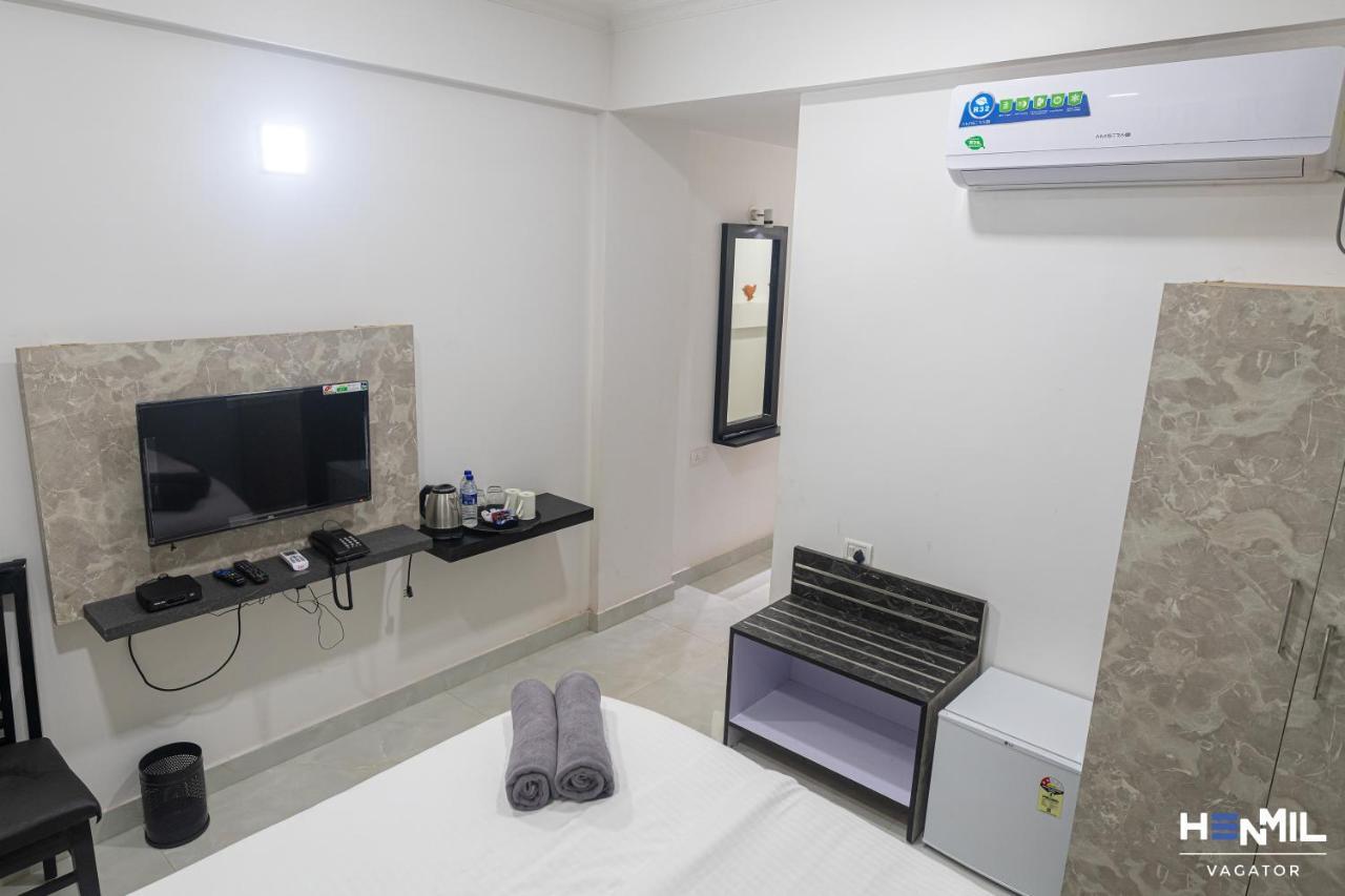 Henmil Vagator Hotel
